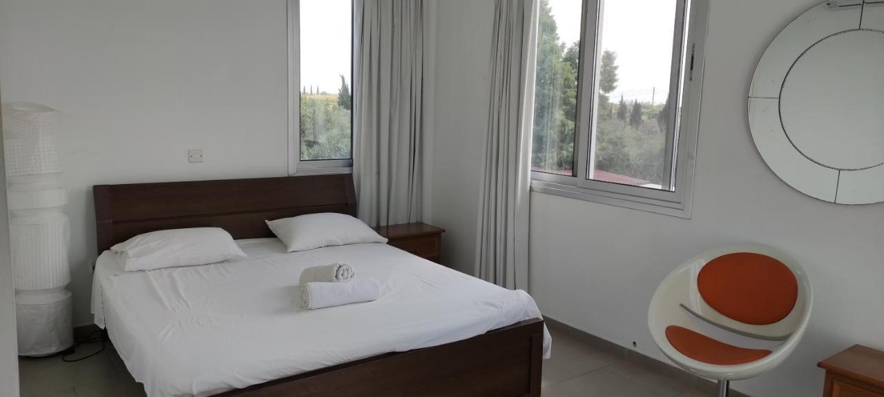 Kiti Village Villa, Cyprus, Salt-Water Pool, 6 Bedrooms, Larnaca Exterior photo