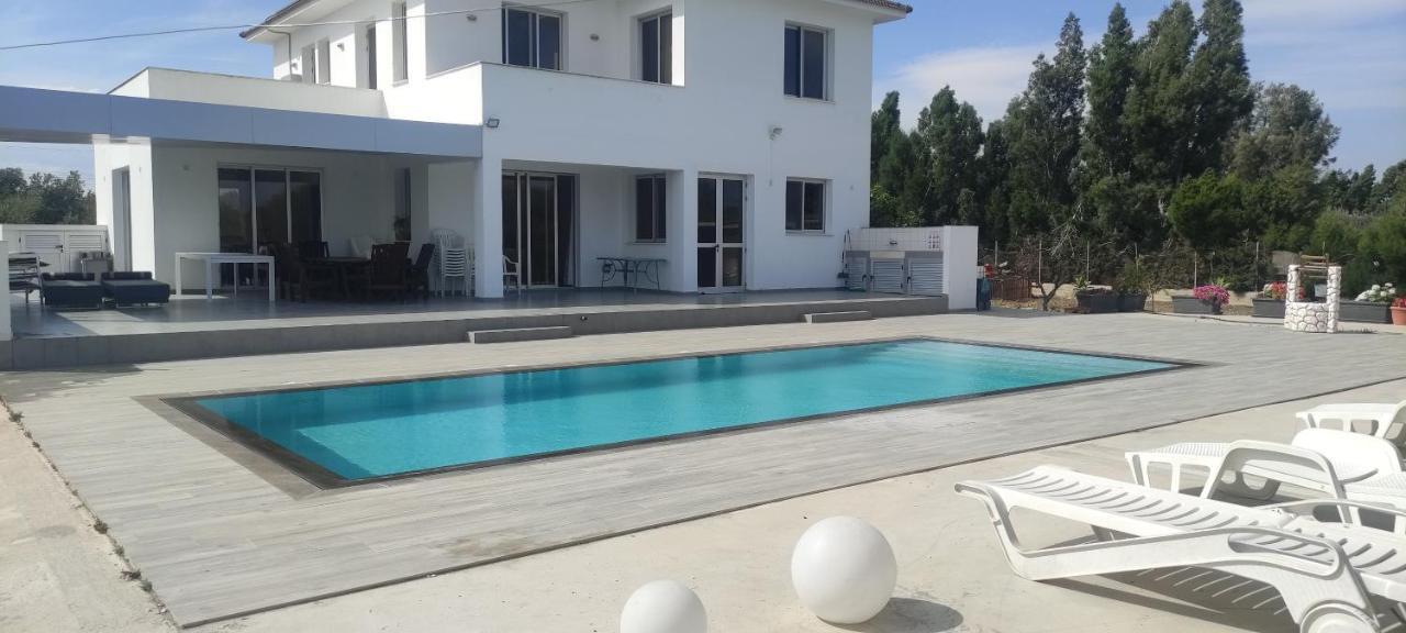 Kiti Village Villa, Cyprus, Salt-Water Pool, 6 Bedrooms, Larnaca Exterior photo