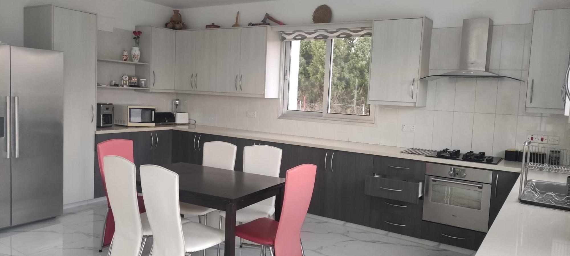 Kiti Village Villa, Cyprus, Salt-Water Pool, 6 Bedrooms, Larnaca Exterior photo